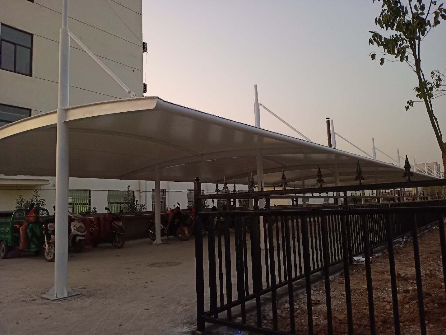 安徽海德思索膜結(jié)構(gòu)車棚 安徽海德思索膜結(jié)構(gòu)車棚