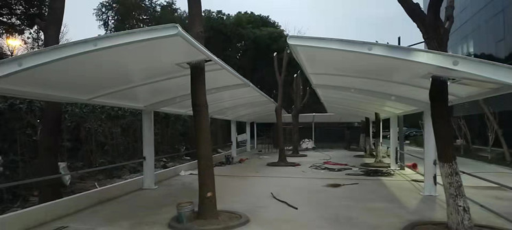 上海綠地7字形膜結(jié)構(gòu)車棚 上海綠地7字形膜結(jié)構(gòu)車棚